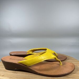 Bernardo Sandals‎ Wedge Yellow Leather Flip Flop Thong Size 9M